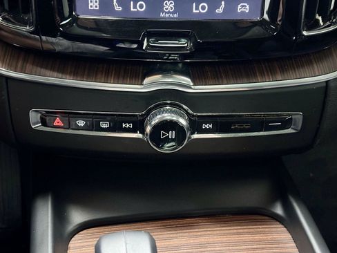 Used 2023 Volvo XC60 B5 Plus AWD/4WD image 29