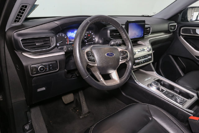 Used 2023 Ford Explorer XLT w/ Equipment Group 202A AWD/4WD image 21