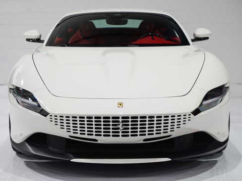 Used 2024 Ferrari Roma RWD image 5