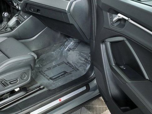 Used 2025 Audi Q3 2.0T Premium w/ Convenience Package image 24