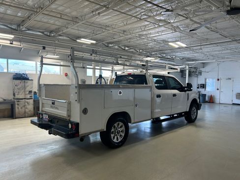 Used 2022 Ford F250 XL w/ STX Appearance Package AWD/4WD image 4