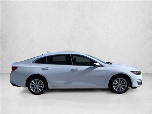 Used 2025 Chevrolet Malibu LT image 4