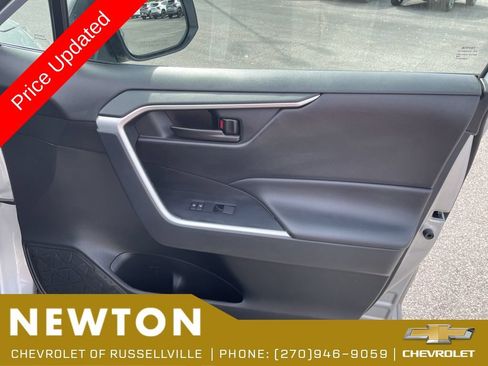 Used 2025 Toyota RAV4 LE FWD image 29