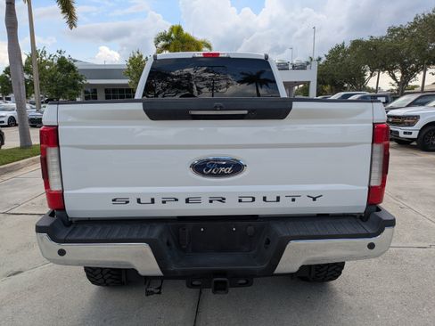 Used 2019 Ford F250 Lariat w/ Lariat Ultimate Package AWD/4WD image 5