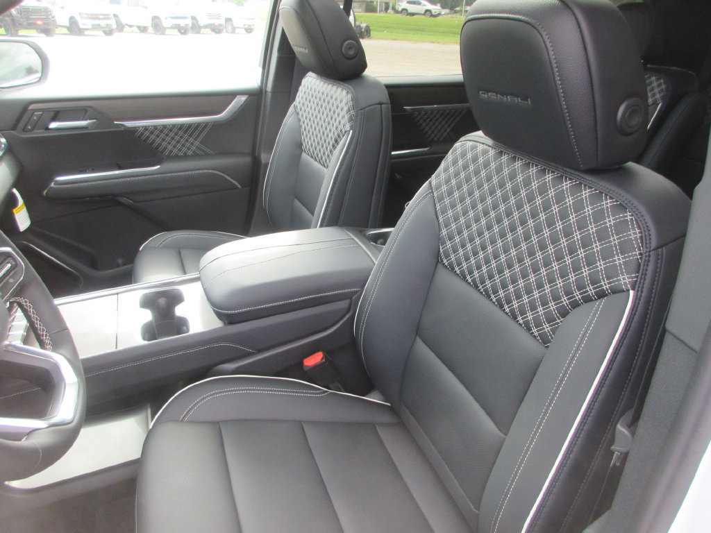 New 2027 GMC Acadia Denali FWD image 11