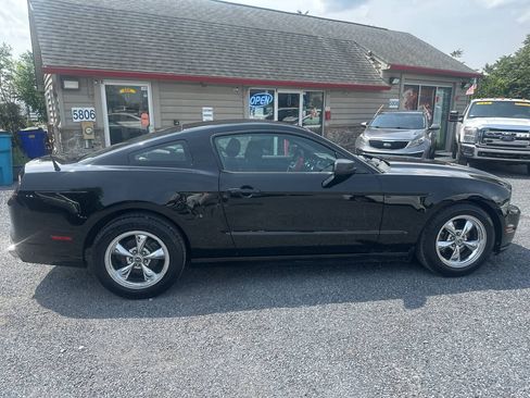 Used 2013 Ford Mustang Coupe RWD image 6