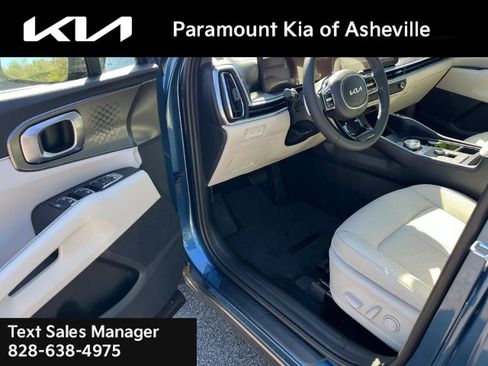 New 2025 Kia Sorento EX image 12