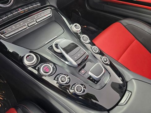 Used 2019 Mercedes-Benz AMG GT Roadster image 21
