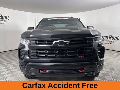 Used 2022 Chevrolet Silverado 1500 LT Trail Boss w/ LPO, Dark Essentials Package AWD/4WD image 3