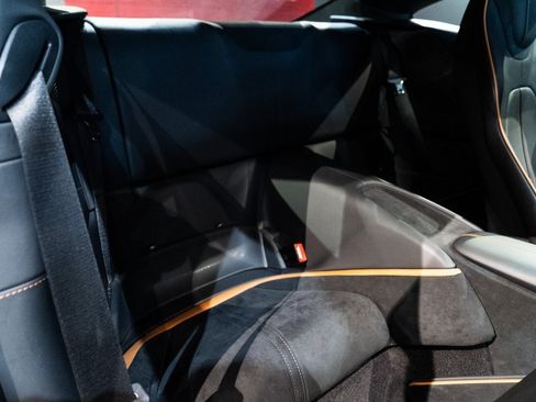 Certified 2022 Ferrari Roma image 39