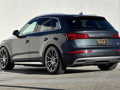Used 2018 Audi Q5 2.0T w/ Premium Plus Package image 6