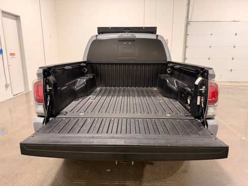 Used 2021 Toyota Tacoma TRD Sport image 9