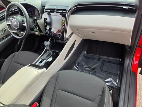 Used 2023 Hyundai Tucson SE image 21