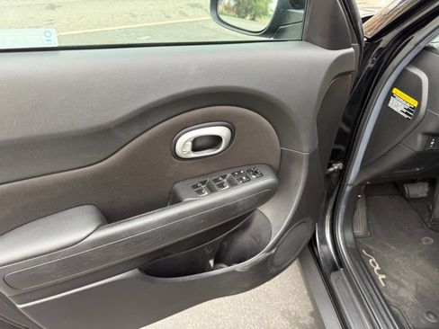 Used 2019 Kia Soul FWD image 14