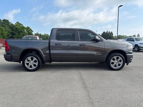 Used 2025 RAM 1500 Big Horn AWD/4WD image 2
