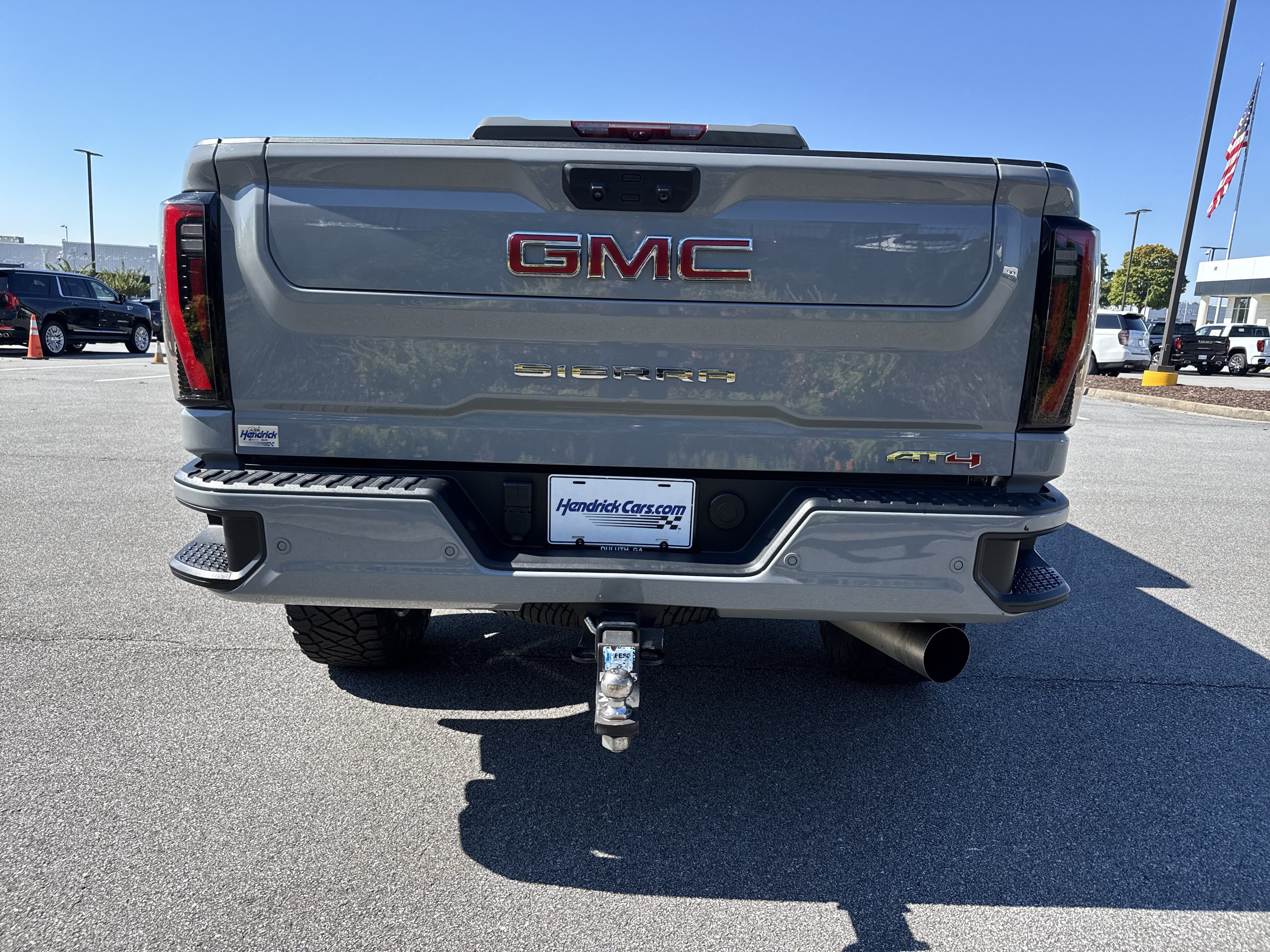 Used 2025 GMC Sierra 2500 AT4 w/ AT4 Premium Plus Package AWD/4WD image 9