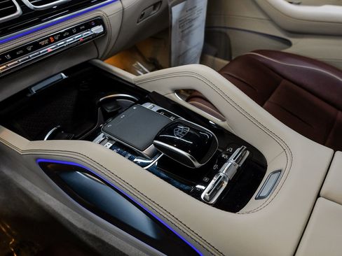 Used 2022 Mercedes-Benz Maybach GLS 600 4MATIC image 33