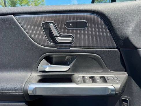 Certified 2022 Mercedes-Benz GLB 250 4MATIC image 20