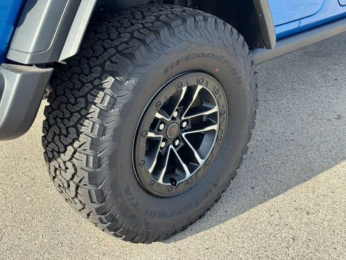 Used 2025 Jeep Wrangler Unlimited Rubicon w/ XTREMEE 35" Tire Package AWD/4WD image 5