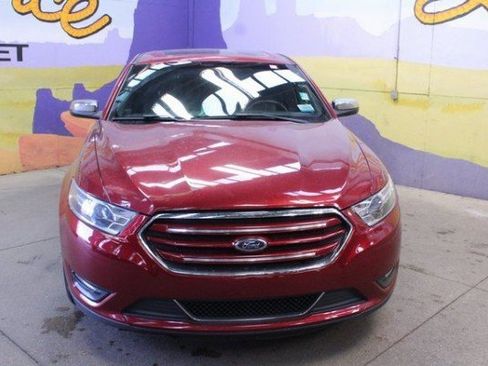 Used 2019 Ford Taurus Limited image 7