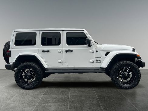 Used 2020 Jeep Wrangler Unlimited Sahara image 9