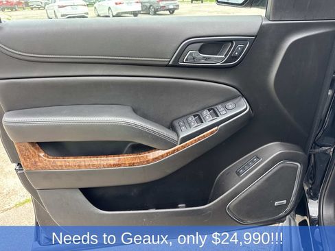 Used 2019 Chevrolet Suburban Premier RWD image 40
