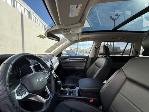 Used 2023 Volkswagen Atlas SEL R-Line image 5