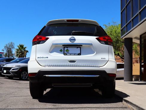 Used 2017 Nissan Rogue S AWD/4WD image 11