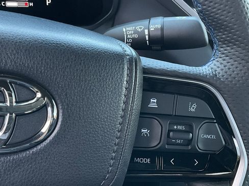 Used 2025 Toyota Tundra Platinum image 33