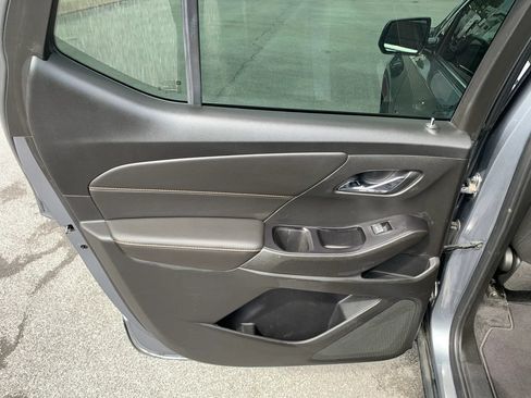 Used 2020 Chevrolet Traverse LS AWD/4WD image 23