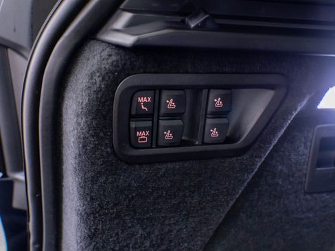 New 2026 BMW X7 xDrive40i w/ M Sport Package AWD/4WD image 38