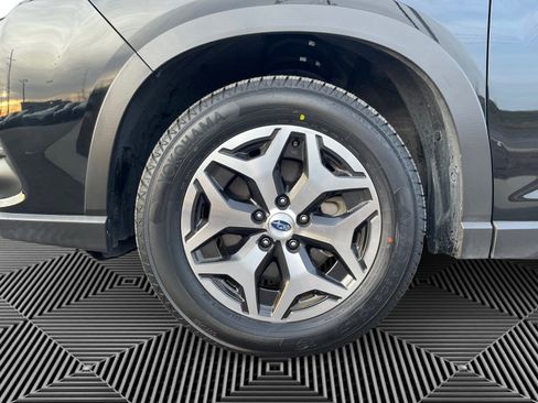 Certified 2023 Subaru Forester Premium image 18