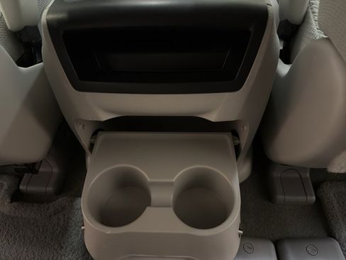 Used 2014 Toyota Sienna LE image 25