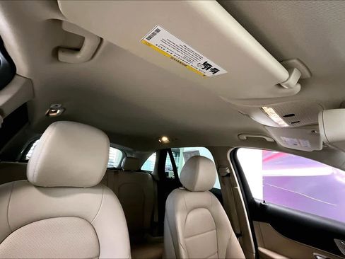 Used 2016 Mercedes-Benz GLC 300 4MATIC image 28