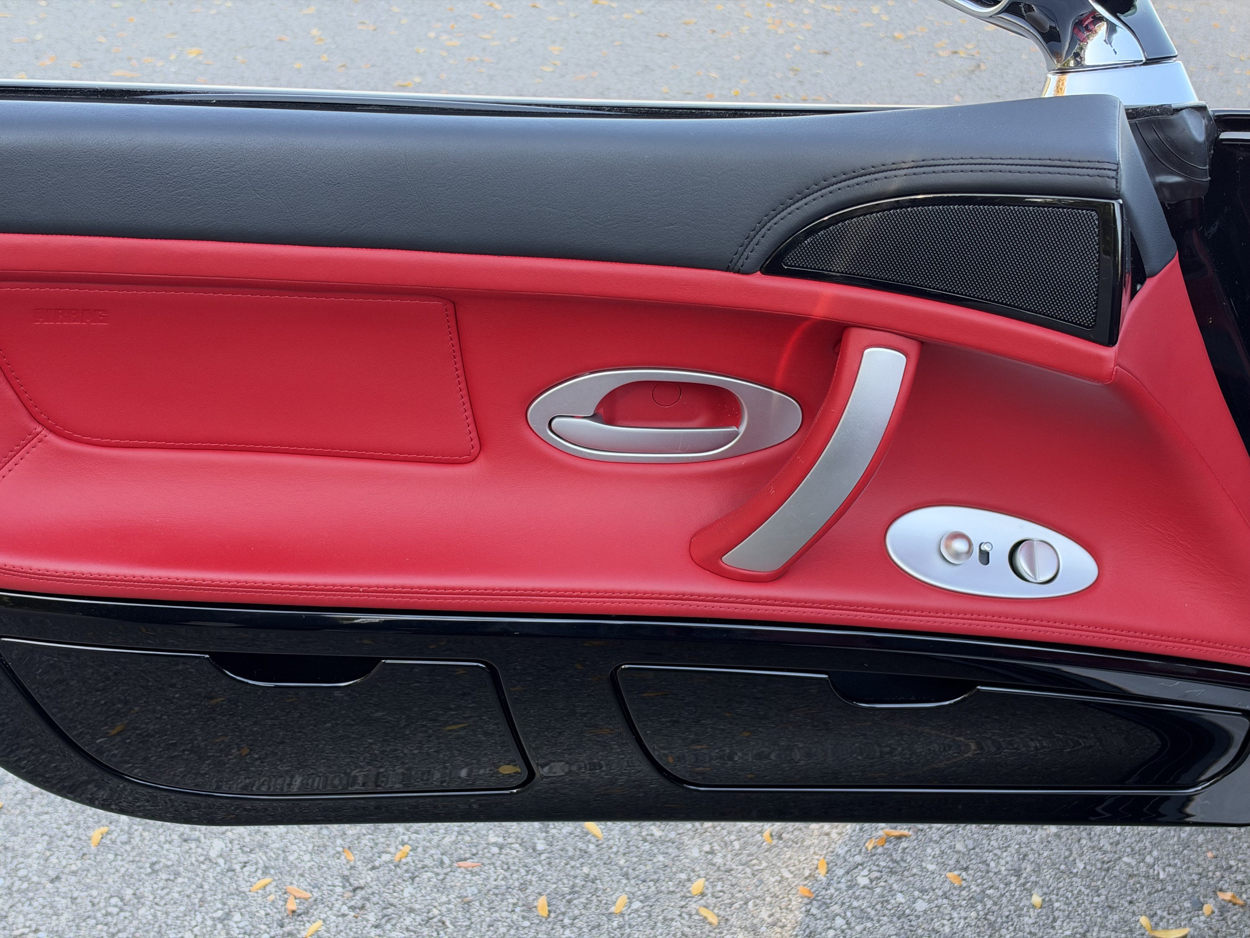 Used 2003 BMW Z8 RWD image 17