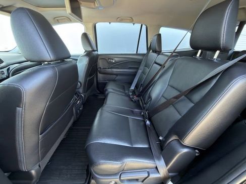 Used 2021 Honda Pilot Touring image 27