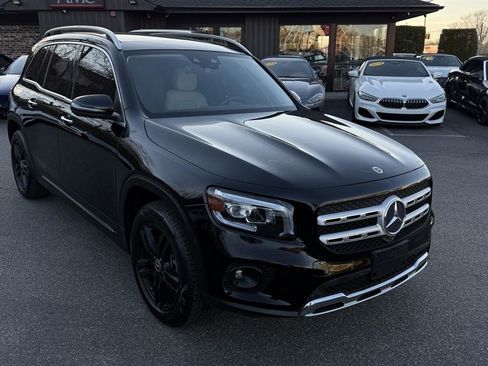 Used 2021 Mercedes-Benz GLB 250 4MATIC w/ Premium Package image 15