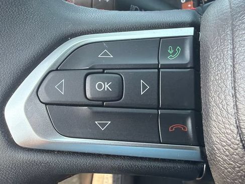 Used 2025 Jeep Compass Trailhawk AWD/4WD image 25