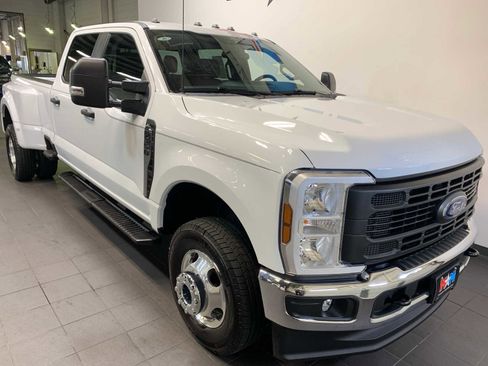 Used 2025 Ford F350 XL w/ XL Driver Assist Package image 2