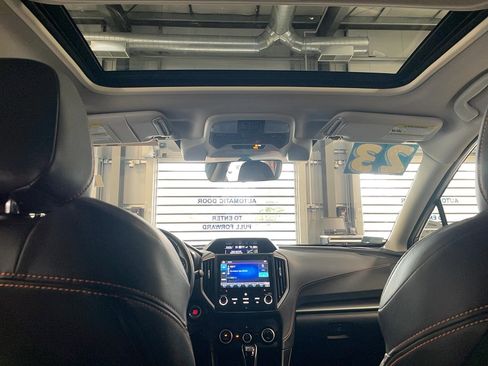 Used 2023 Subaru Crosstrek 2.5i Limited w/ Moonroof Package image 5