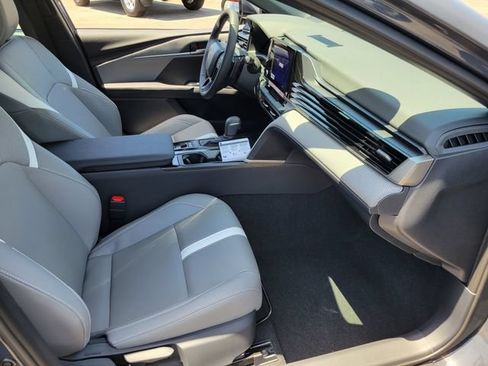 New 2026 Toyota Camry Hybrid FWD image 17
