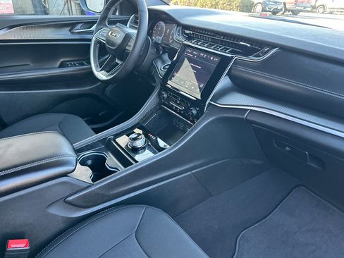 New 2025 Jeep Grand Cherokee Laredo X w/ Luxury Tech Group I image 16