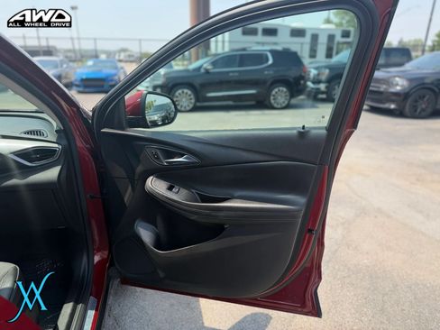 Used 2022 Buick Encore GX Preferred w/ Cold Weather Comfort Package AWD/4WD image 21