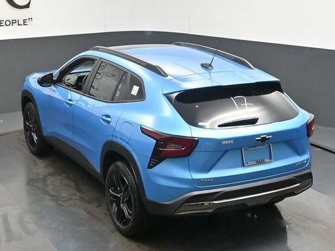 New 2025 Chevrolet Trax ACTIV w/ Sunroof Package FWD image 19