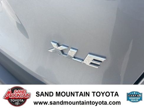 Used 2019 Toyota RAV4 XLE Premium FWD image 9