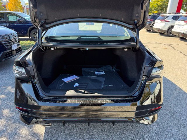 New 2027 Nissan Sentra SR w/ SR All Weather Package FWD image 18