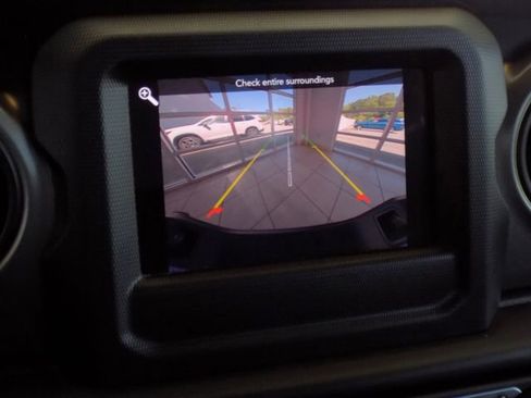 Used 2023 Jeep Gladiator Willys image 20