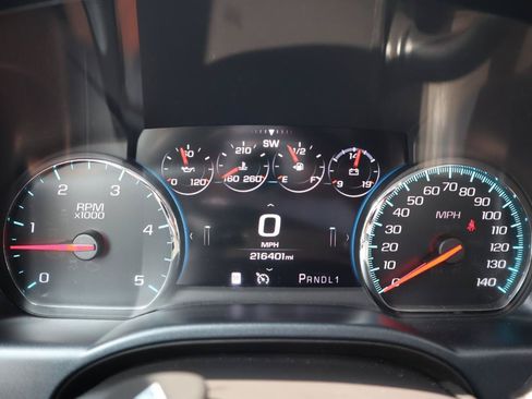 Used 2018 GMC Sierra 2500 Denali w/ Duramax Plus Package AWD/4WD image 10