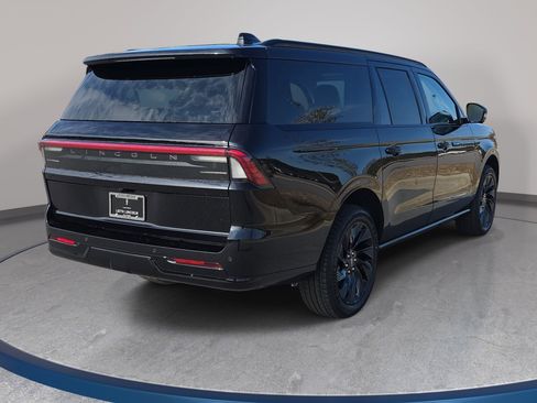 New 2026 Lincoln Navigator L Reserve w/ Jet Appearance Package AWD/4WD image 5