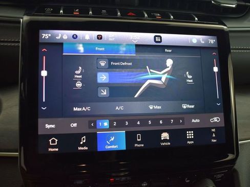 New 2025 Jeep Grand Cherokee L Limited w/ Black Appearance Package image 19